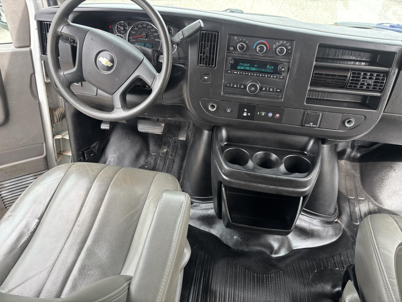 2022 Chevrolet Express Cargo Van RWD 2500 155" 5  PASSENGER - Photo #18