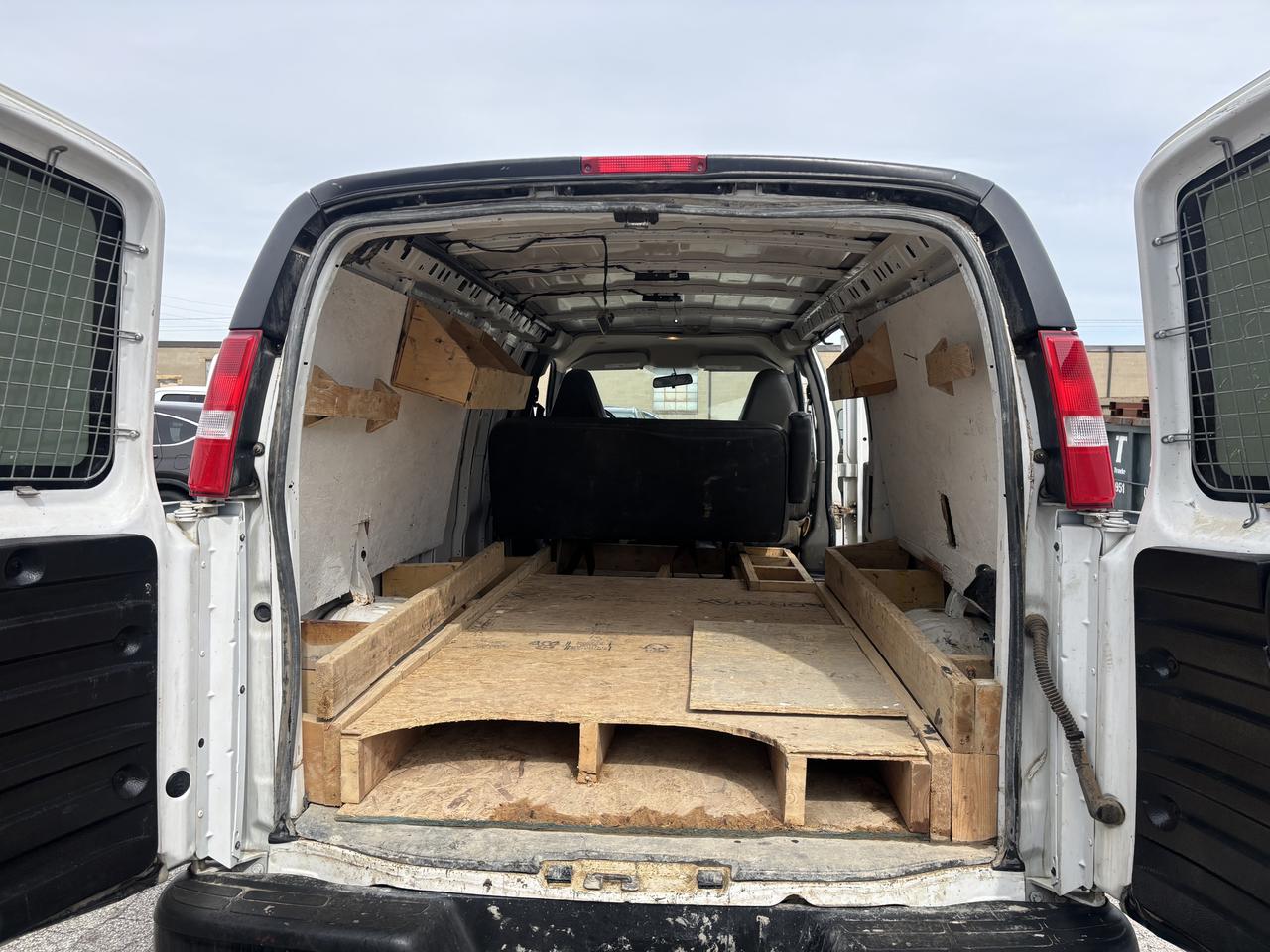 2022 Chevrolet Express Cargo Van RWD 2500 155" 5  PASSENGER Photo