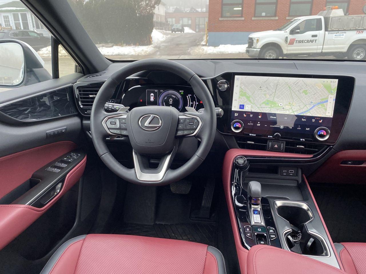 2025 Lexus NX 450h AWD Photo4