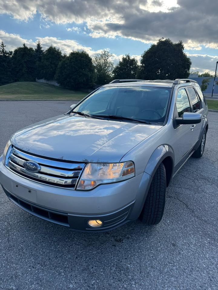 2008 Ford Taurus X SEL Photo