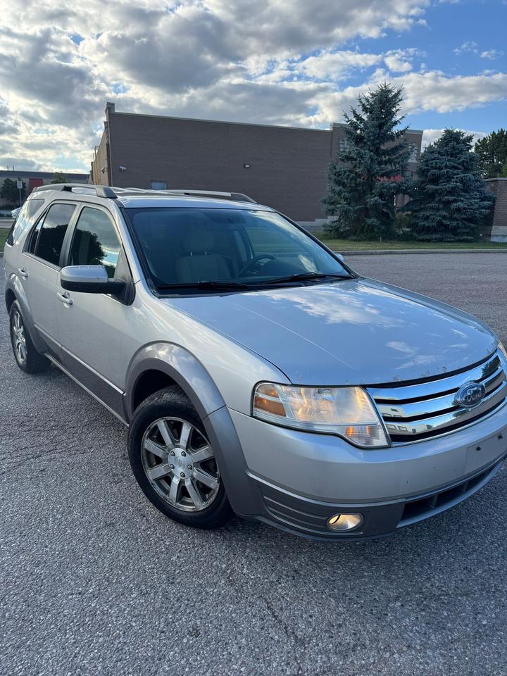 2008 Ford Taurus X SEL Photo4