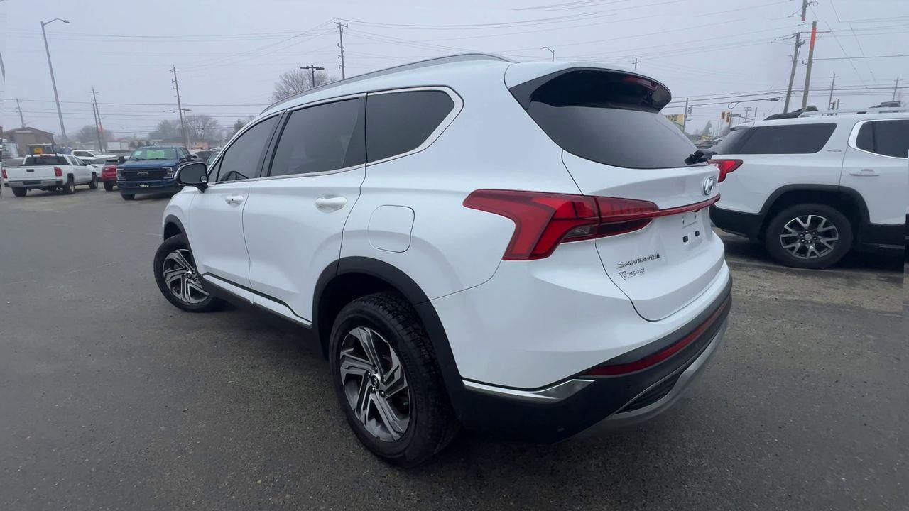2021 Hyundai Santa Fe Preferred w/Trend Package AWD, MOONROOF, HEATED STEERING WHEEL, HEATED LEATHER SEATS, BACK UP CAM, SIRIUS XM!! Photo