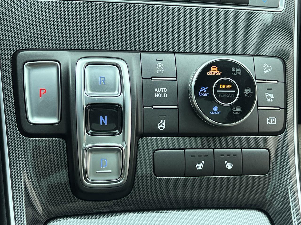 2021 Hyundai Santa Fe Preferred w/Trend Package AWD, MOONROOF, HEATED STEERING WHEEL, HEATED LEATHER SEATS, BACK UP CAM, SIRIUS XM!! Photo