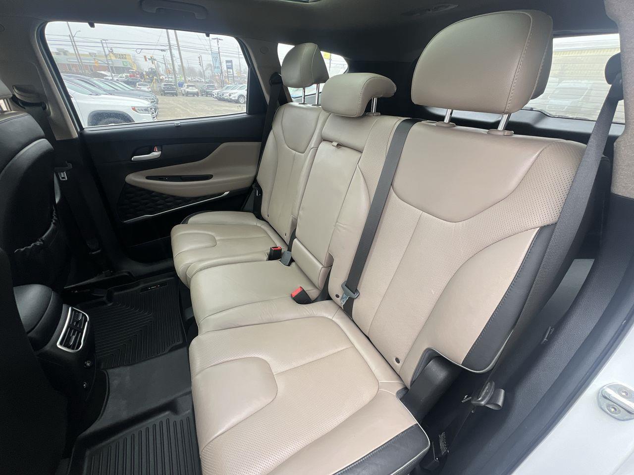 2021 Hyundai Santa Fe Preferred w/Trend Package AWD, MOONROOF, HEATED STEERING WHEEL, HEATED LEATHER SEATS, BACK UP CAM, SIRIUS XM!! Photo