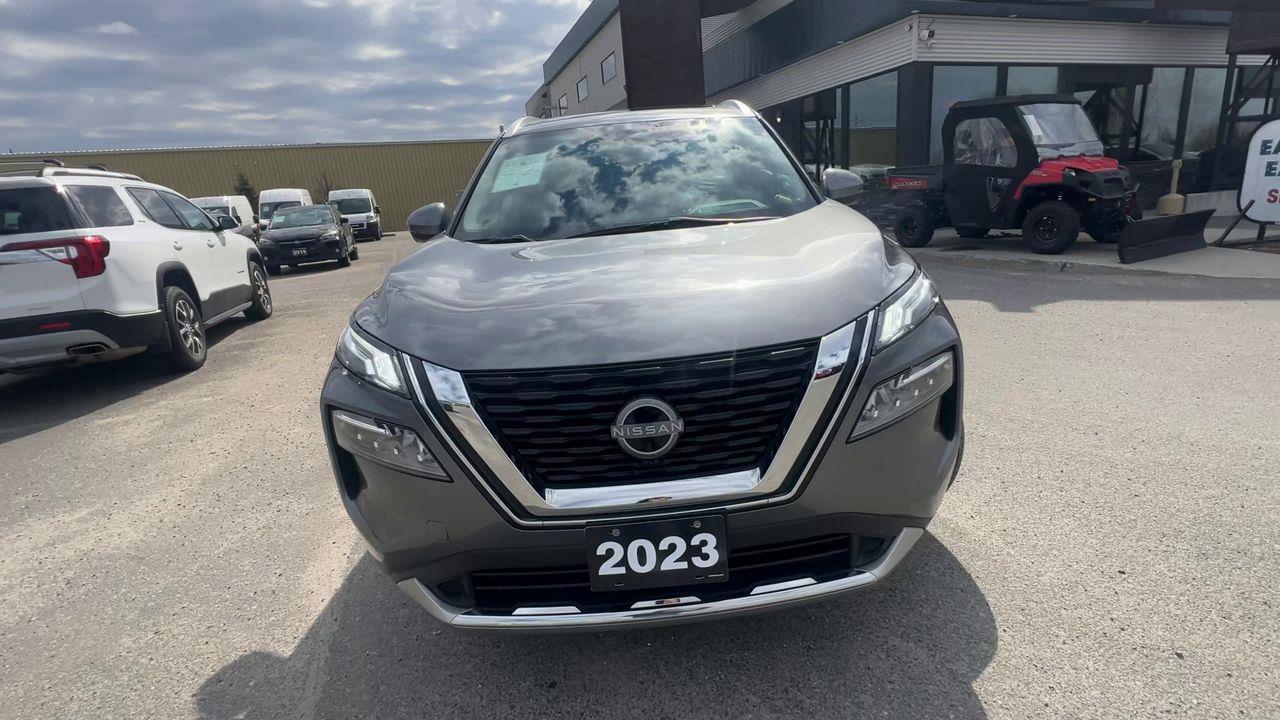 2023 Nissan Rogue Platinum AWD, MOONROOF, HEATED LEATHER SEATS, NAV, CRUISE CONTROL, POWER LIFTGATE, BACK UP CAM, REMOTE START! Photo2