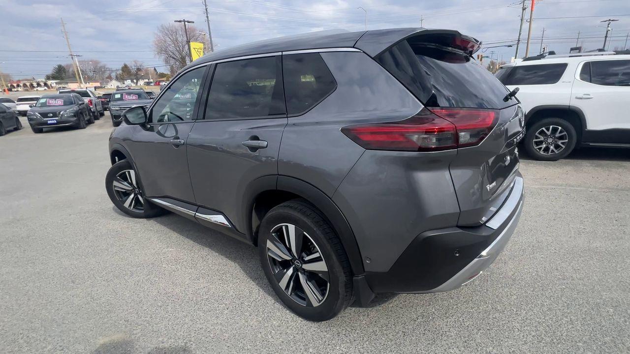 2023 Nissan Rogue Platinum AWD, MOONROOF, HEATED LEATHER SEATS, NAV, CRUISE CONTROL, POWER LIFTGATE, BACK UP CAM, REMOTE START! Photo