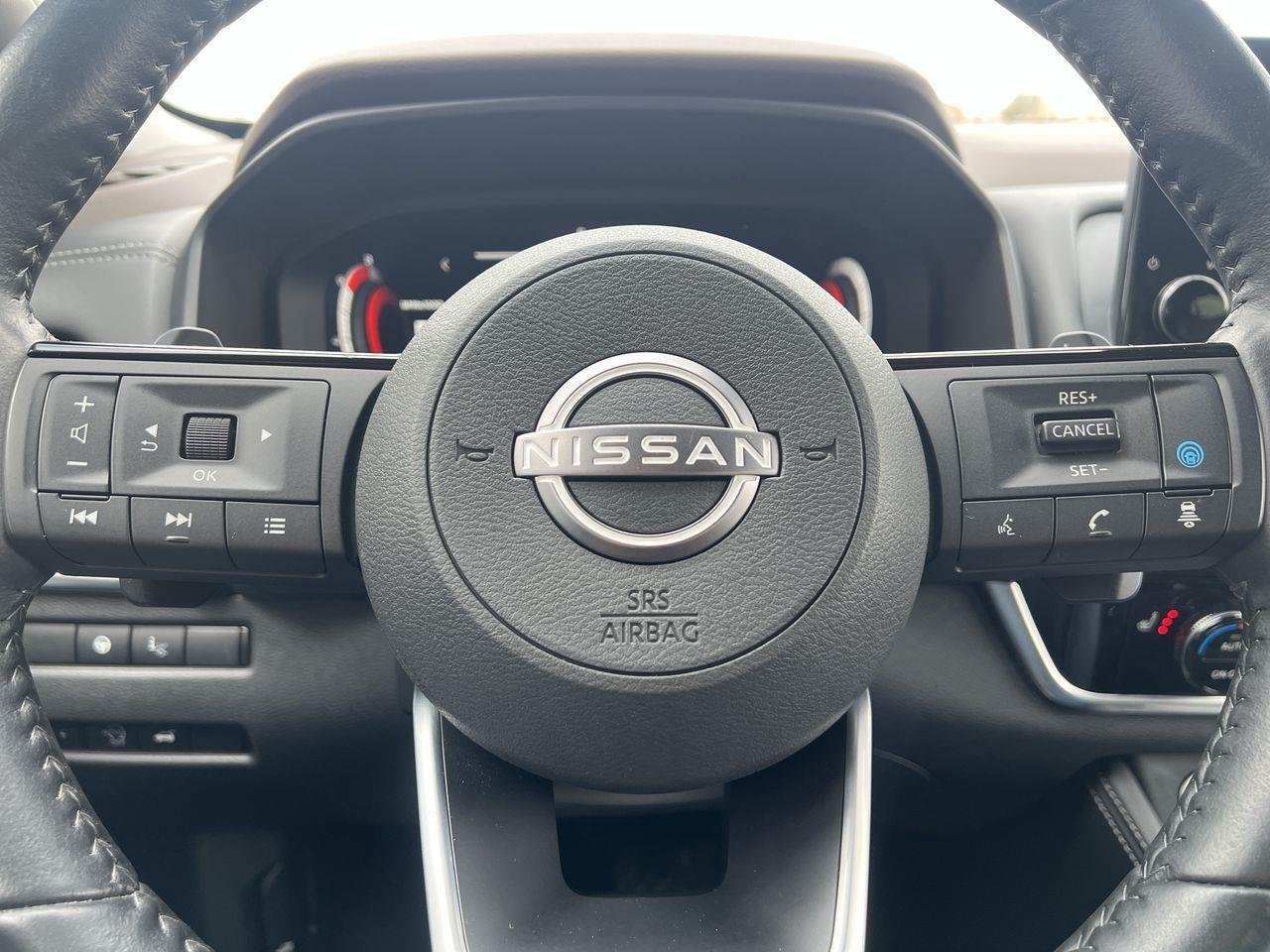 2023 Nissan Rogue Platinum AWD, MOONROOF, HEATED LEATHER SEATS, NAV, CRUISE CONTROL, POWER LIFTGATE, BACK UP CAM, REMOTE START! Photo