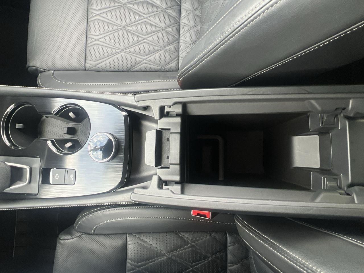 2023 Nissan Rogue Platinum AWD, MOONROOF, HEATED LEATHER SEATS, NAV, CRUISE CONTROL, POWER LIFTGATE, BACK UP CAM, REMOTE START! Photo