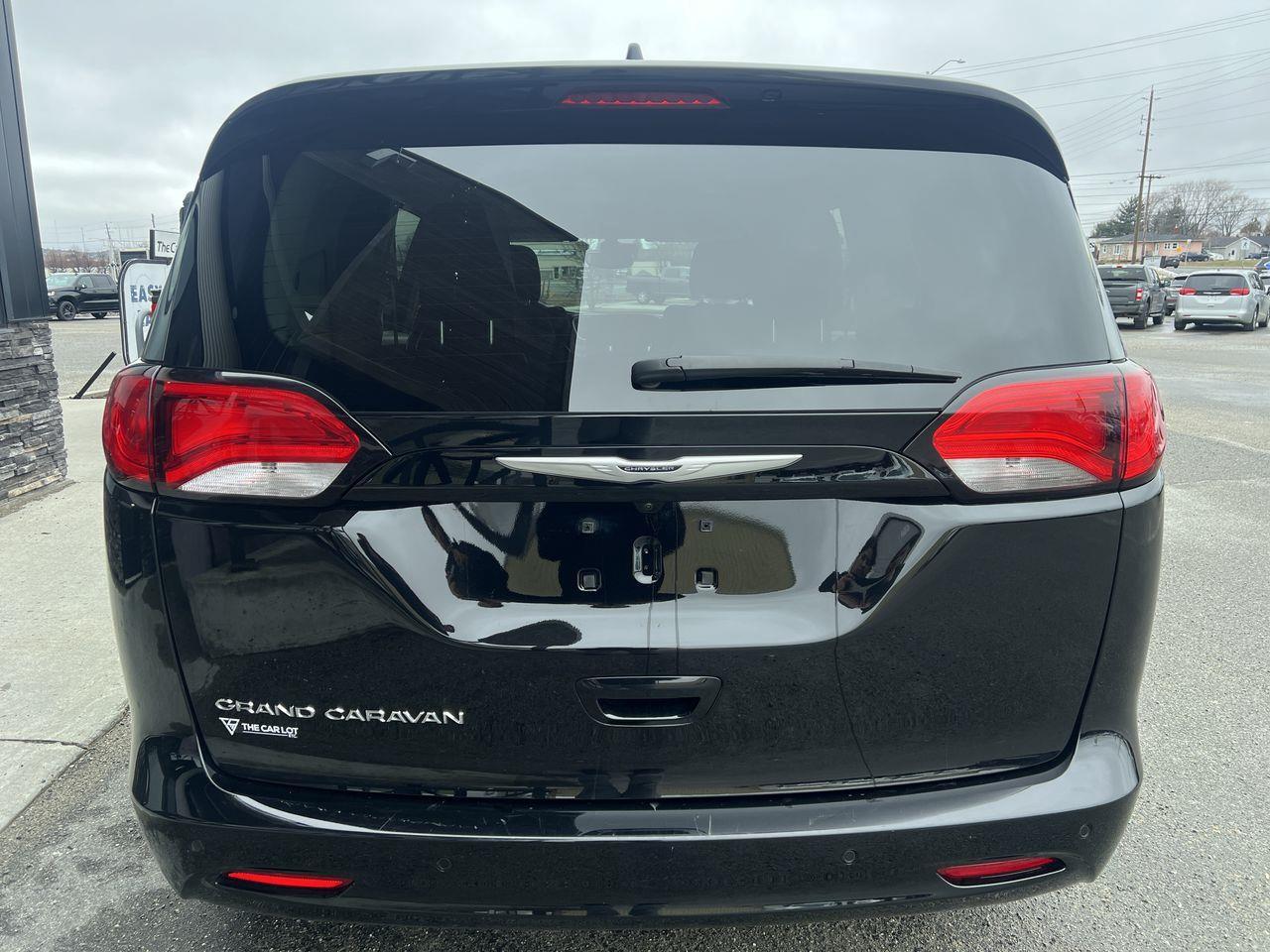 2024 Dodge Grand Caravan SXT 7 PASSENGER, DUAL POWER SLIDING DOORS, HEATED FRONT SEATS, NAV, CRUISE CONTROL, POWER LIFTGATE, BACK Photo