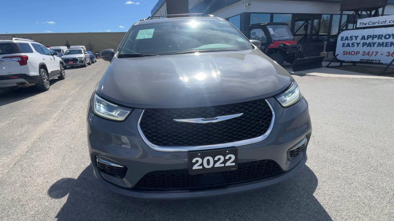 2022 Chrysler Pacifica Touring L AWD, 7 PASSENGER, DUAL POWER SLIDING DOORS, HEATED FRONT SEATS, NAV, CRUISE CONTROL, POWER LIFTGATE, Photo