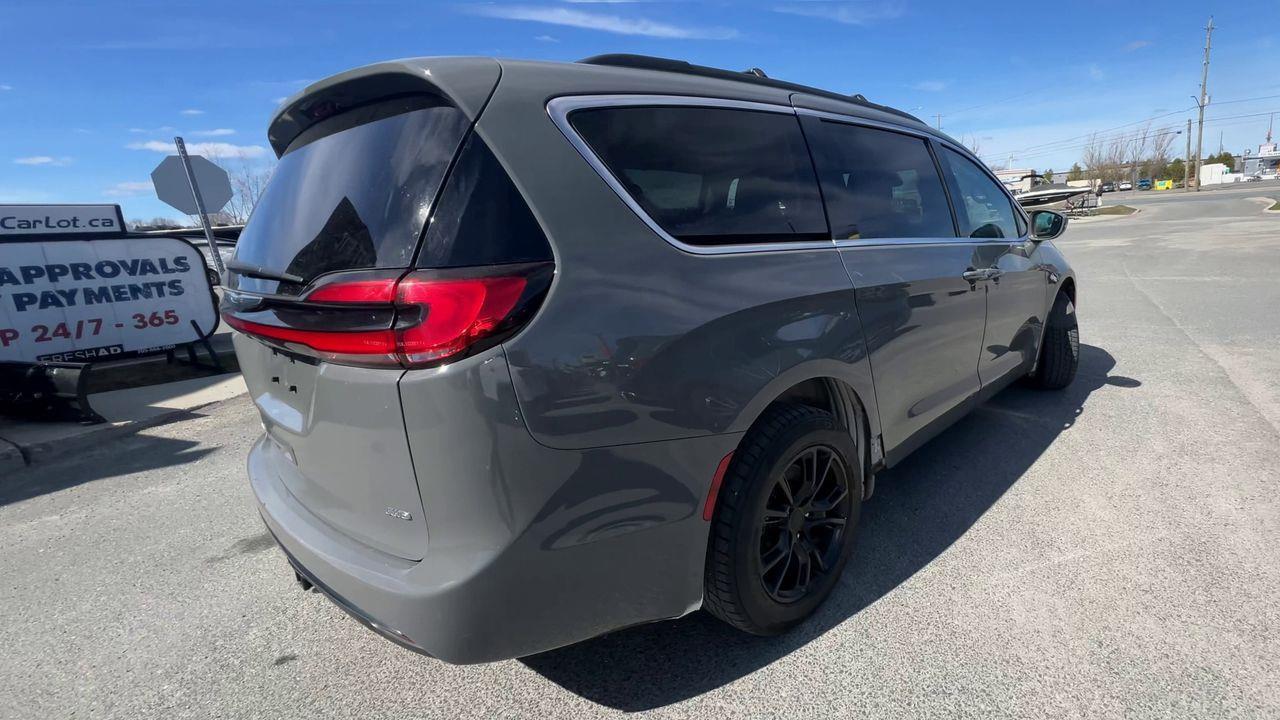 2022 Chrysler Pacifica Touring L AWD, 7 PASSENGER, DUAL POWER SLIDING DOORS, HEATED FRONT SEATS, NAV, CRUISE CONTROL, POWER LIFTGATE, Photo