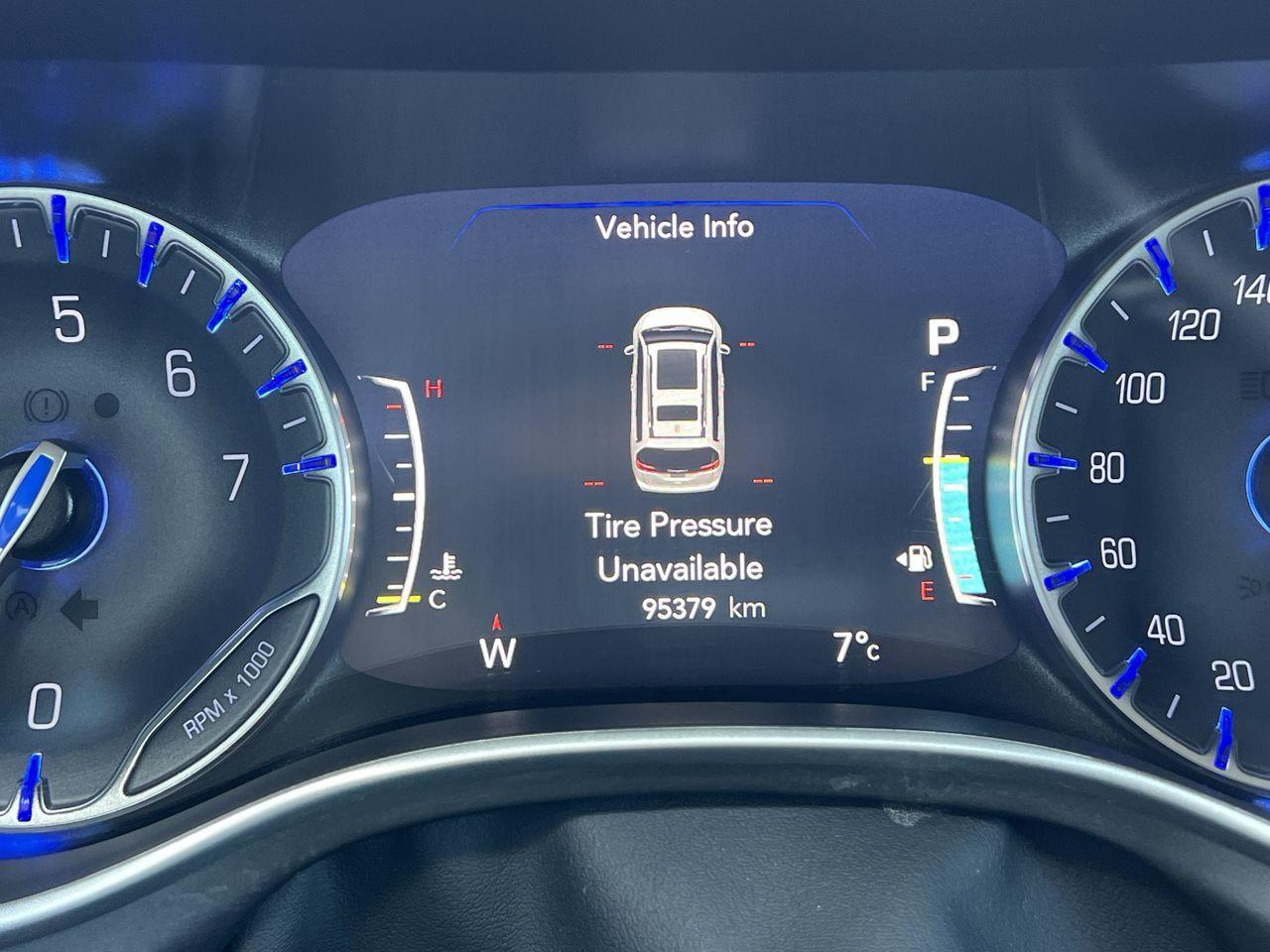 2022 Chrysler Pacifica Touring L AWD, 7 PASSENGER, DUAL POWER SLIDING DOORS, HEATED FRONT SEATS, NAV, CRUISE CONTROL, POWER LIFTGATE, Photo