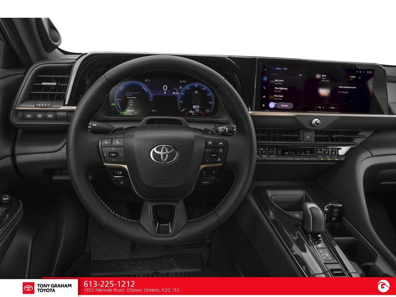 2026 Toyota Crown Signia Limited Photo3