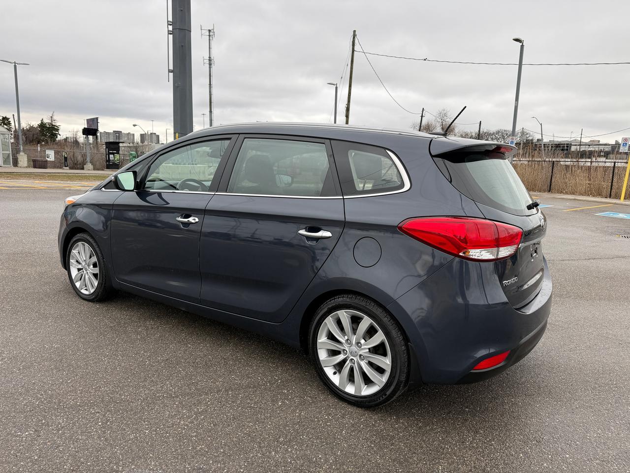 2014 Kia Rondo EX LUXURY Photo