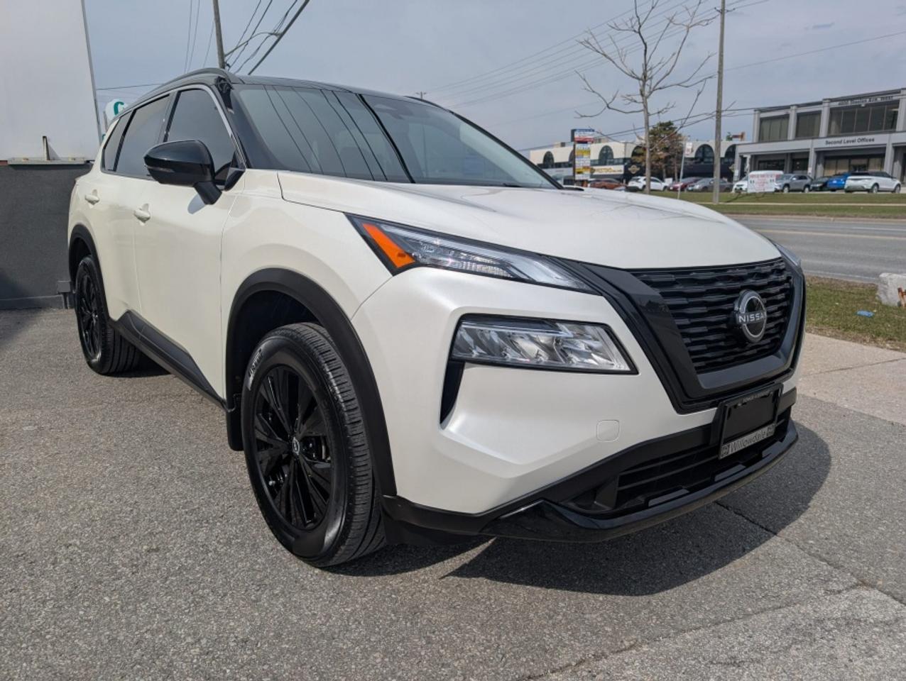 2023 Nissan Rogue SV AWD MIDNIGHT EDITION/ LEATHER/ PANO SUNROOF/ RE - Photo #3
