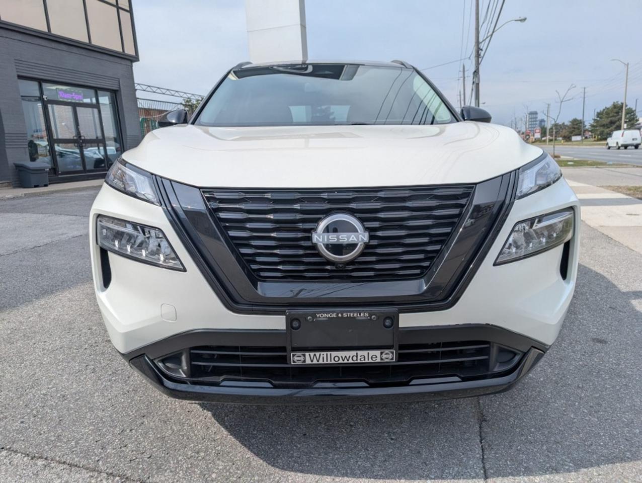 2023 Nissan Rogue SV AWD MIDNIGHT EDITION/ LEATHER/ PANO SUNROOF/ RE - Photo #2