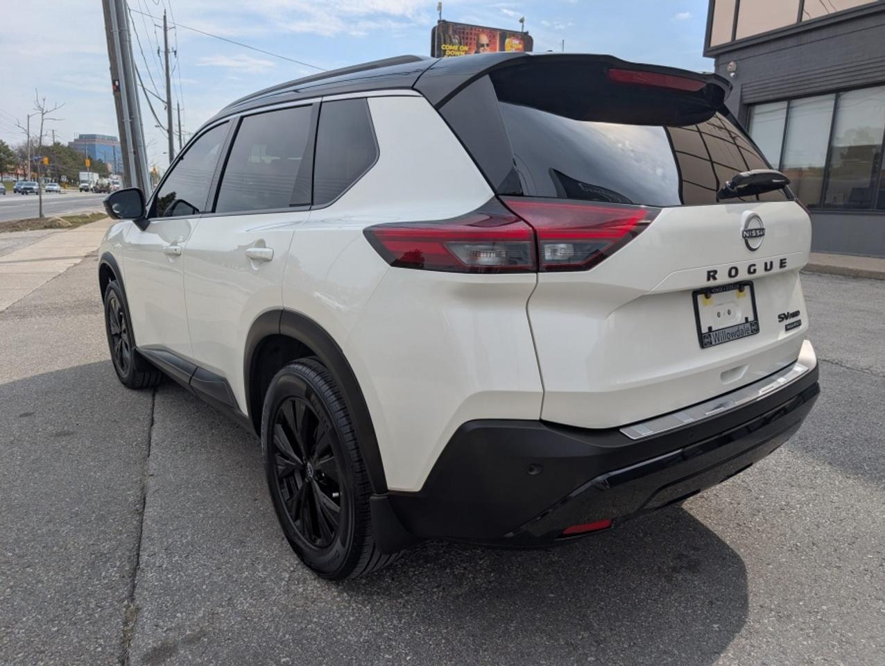 2023 Nissan Rogue SV AWD MIDNIGHT EDITION/ LEATHER/ PANO SUNROOF/ RE - Photo #8