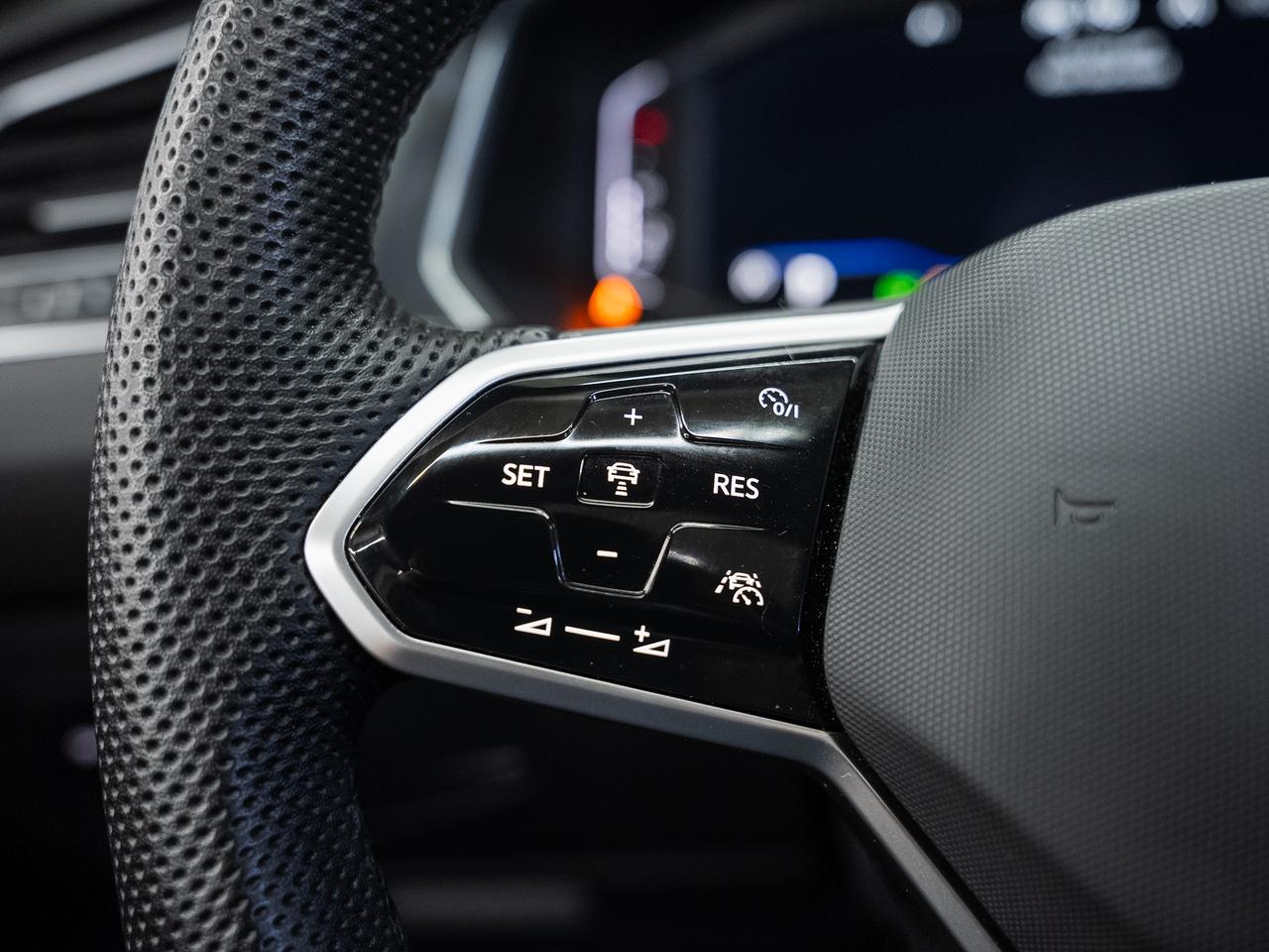 2022 Volkswagen Tiguan HIGHLINE R-LINE | AWD | Panoroof | 7Seat | CarPlay