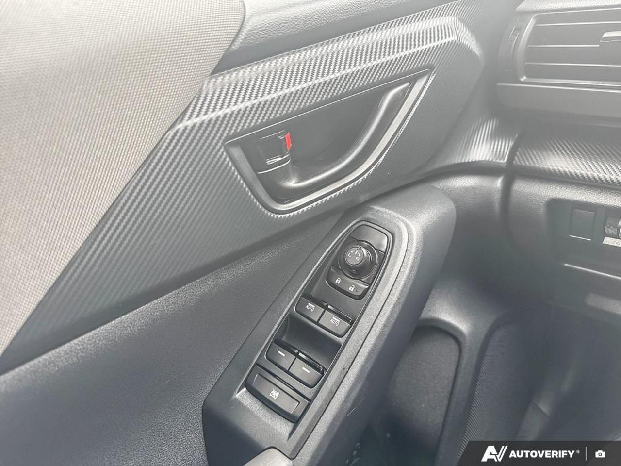 2025 Subaru Crosstrek CONVENIENCE / NO ACCIDENTS / ONE OWNER / HTD SEATS Photo