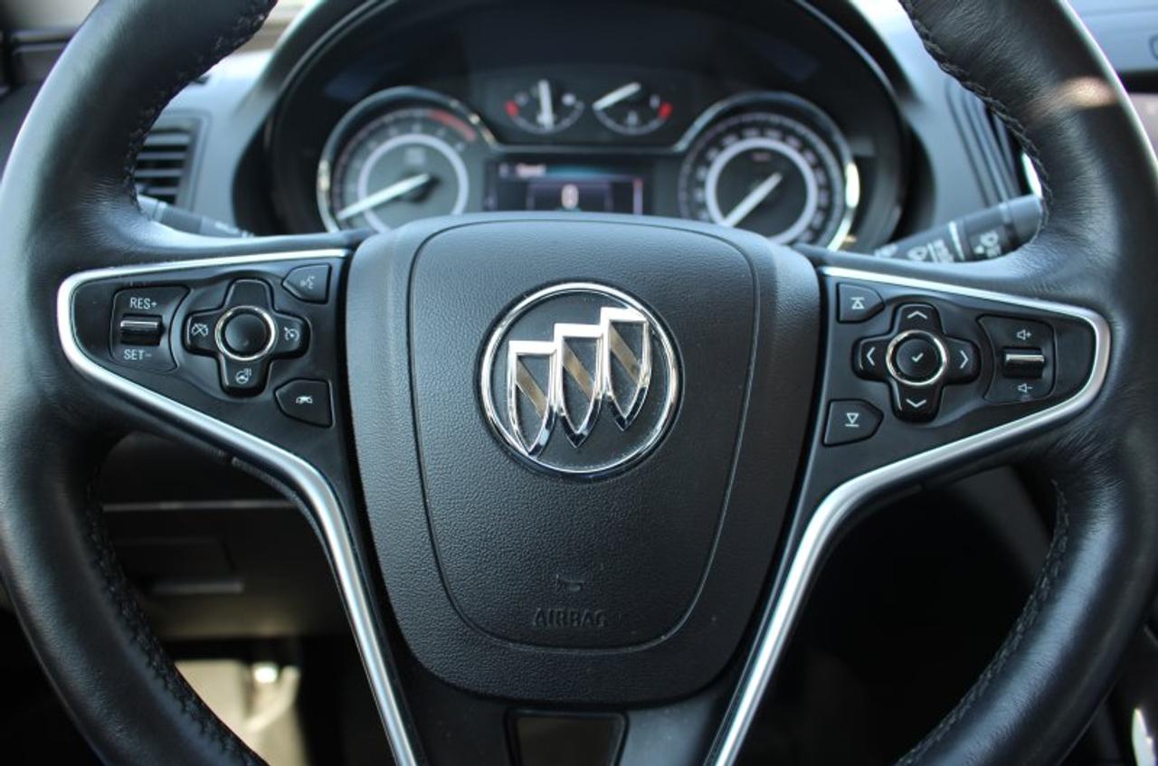 2017 Buick Regal Premium I*Low Ks*Heated Leather*Sun Roof*CarPlay Photo