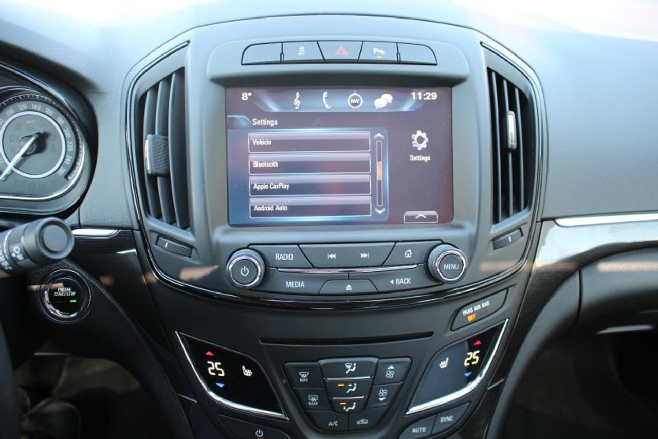 2017 Buick Regal Premium I*Low Ks*Heated Leather*Sun Roof*CarPlay Photo