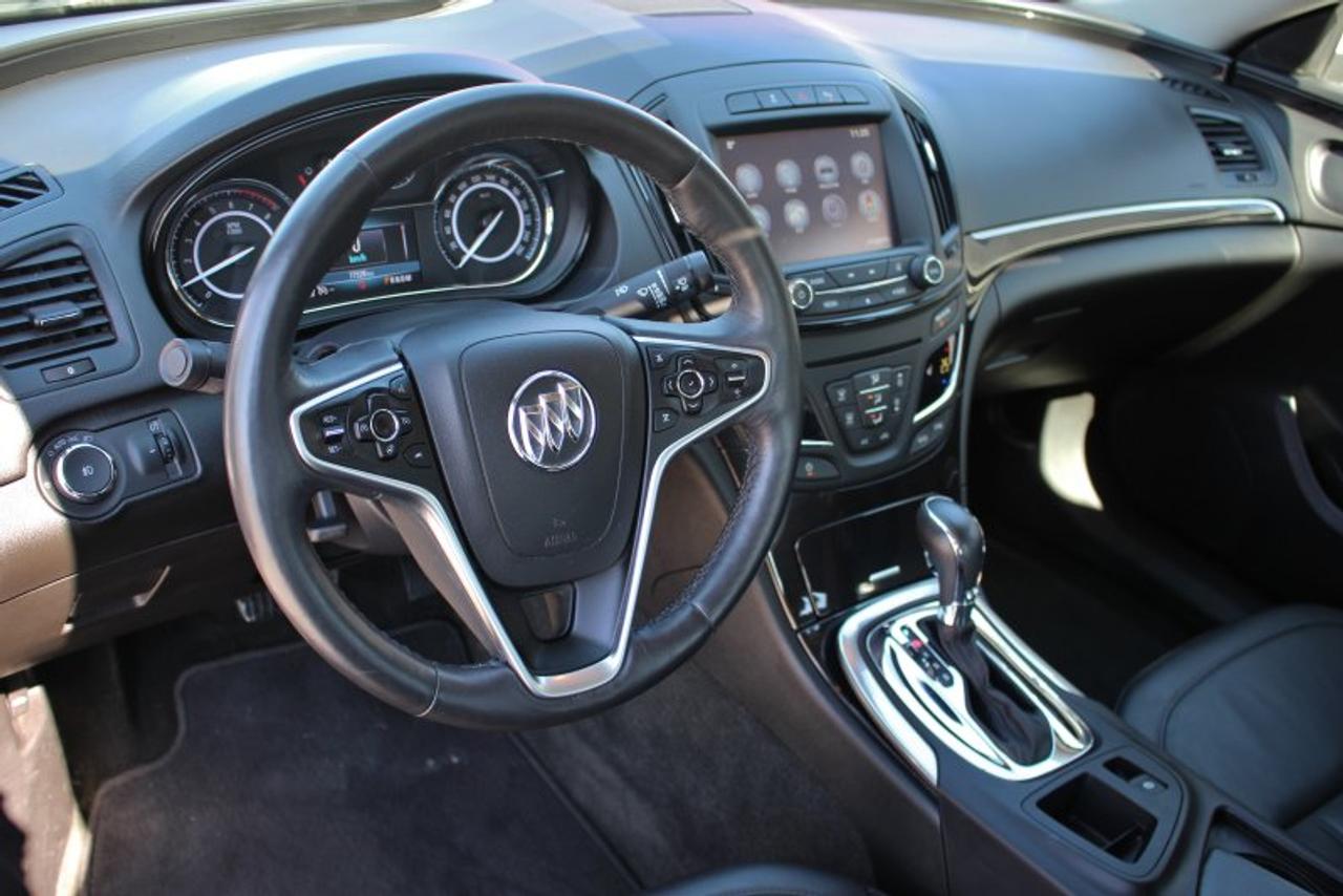 2017 Buick Regal Premium I*Low Ks*Heated Leather*Sun Roof*CarPlay Photo