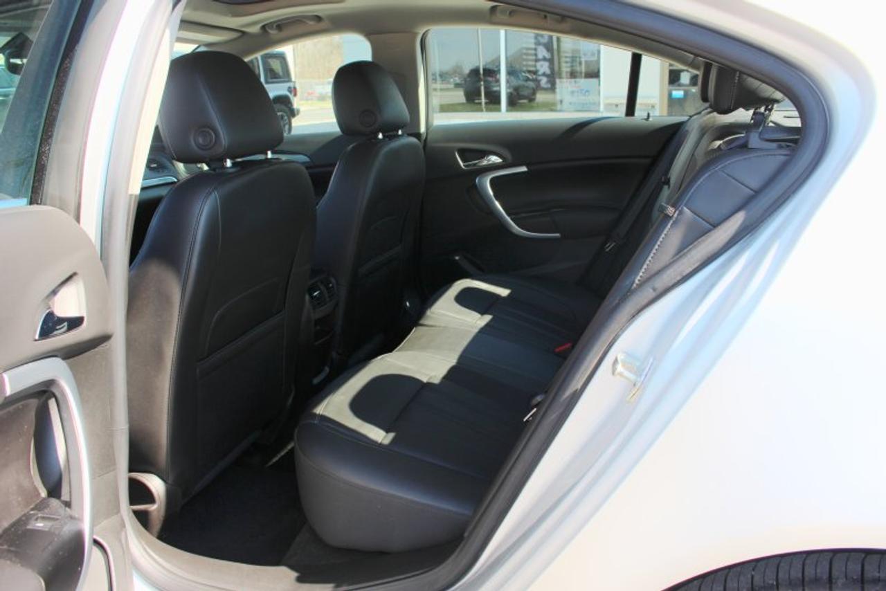 2017 Buick Regal Premium I*Low Ks*Heated Leather*Sun Roof*CarPlay Photo