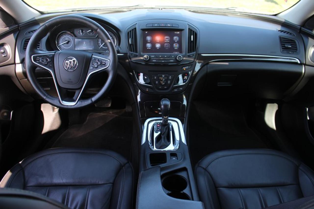 2017 Buick Regal Premium I*Low Ks*Heated Leather*Sun Roof*CarPlay Photo