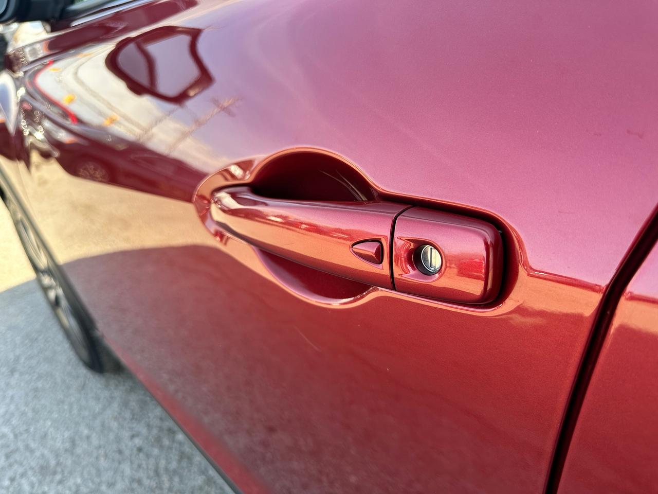 2020 Nissan Kicks SR FWD Heated-Leather XM CarPlay 360Camera AC BOSE Photo