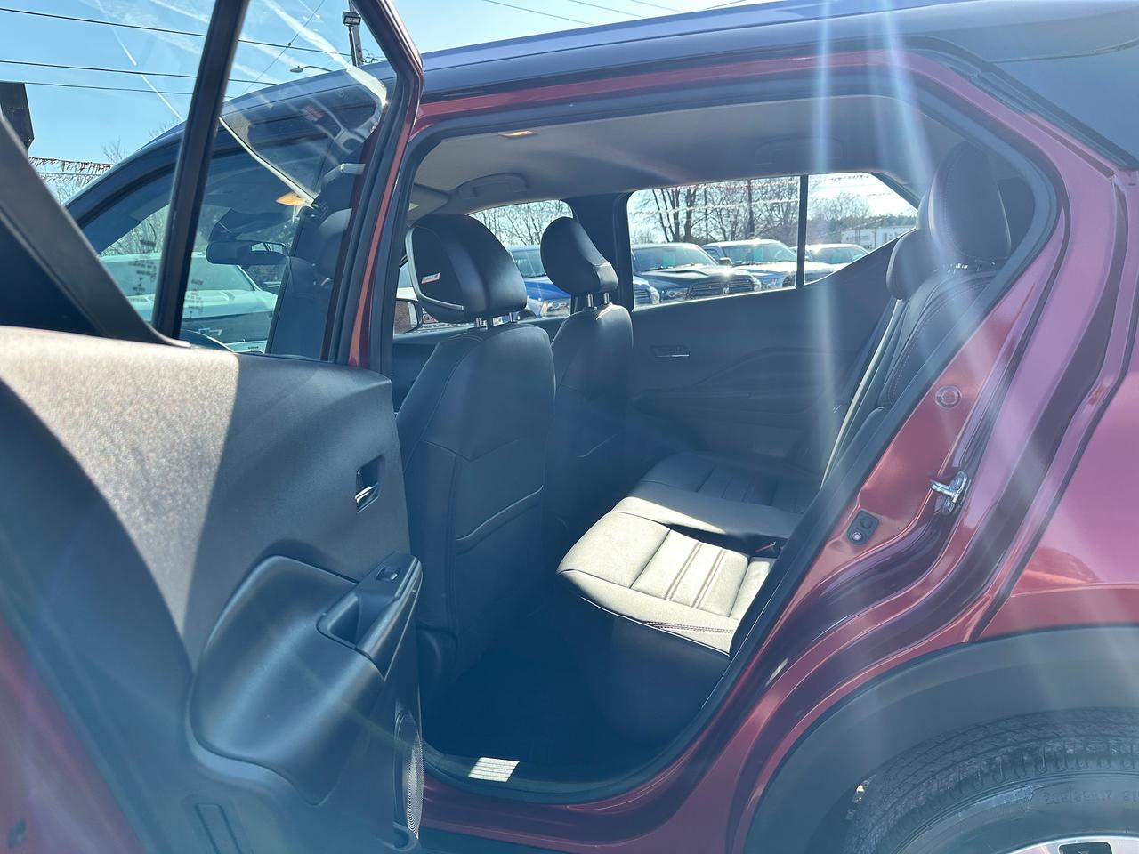 2020 Nissan Kicks SR FWD Heated-Leather XM CarPlay 360Camera AC BOSE Photo