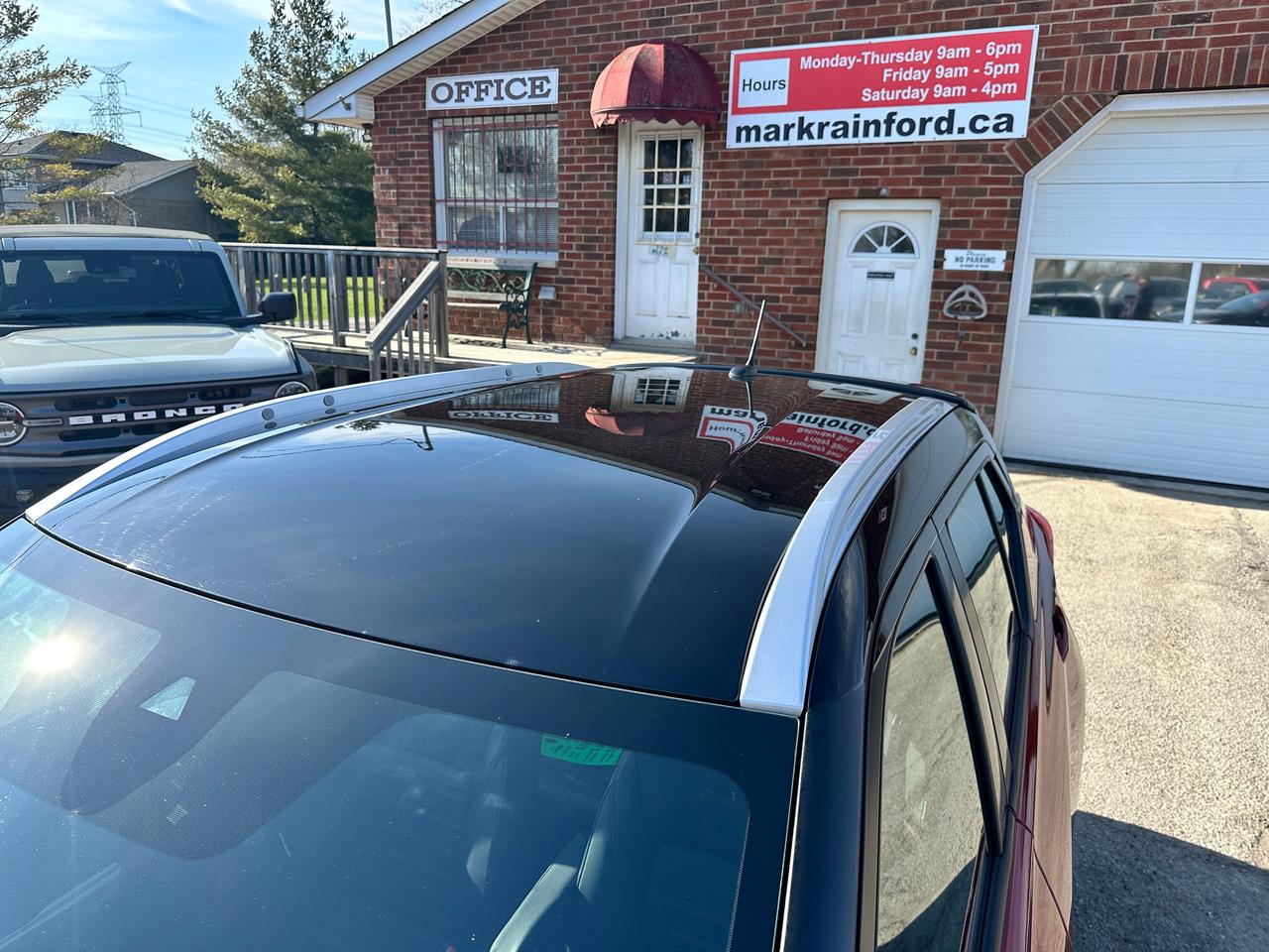 2020 Nissan Kicks SR FWD Heated-Leather XM CarPlay 360Camera AC BOSE Photo