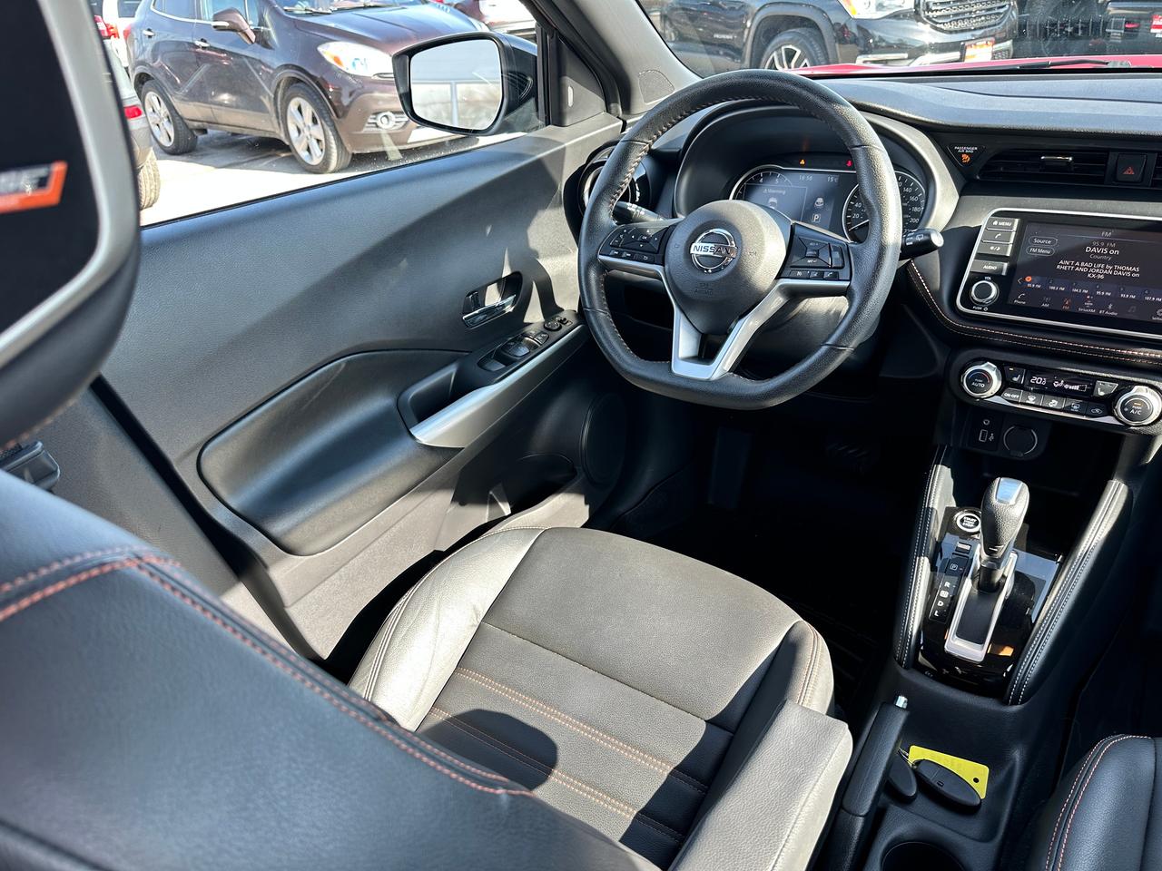 2020 Nissan Kicks SR FWD Heated-Leather XM CarPlay 360Camera AC BOSE Photo