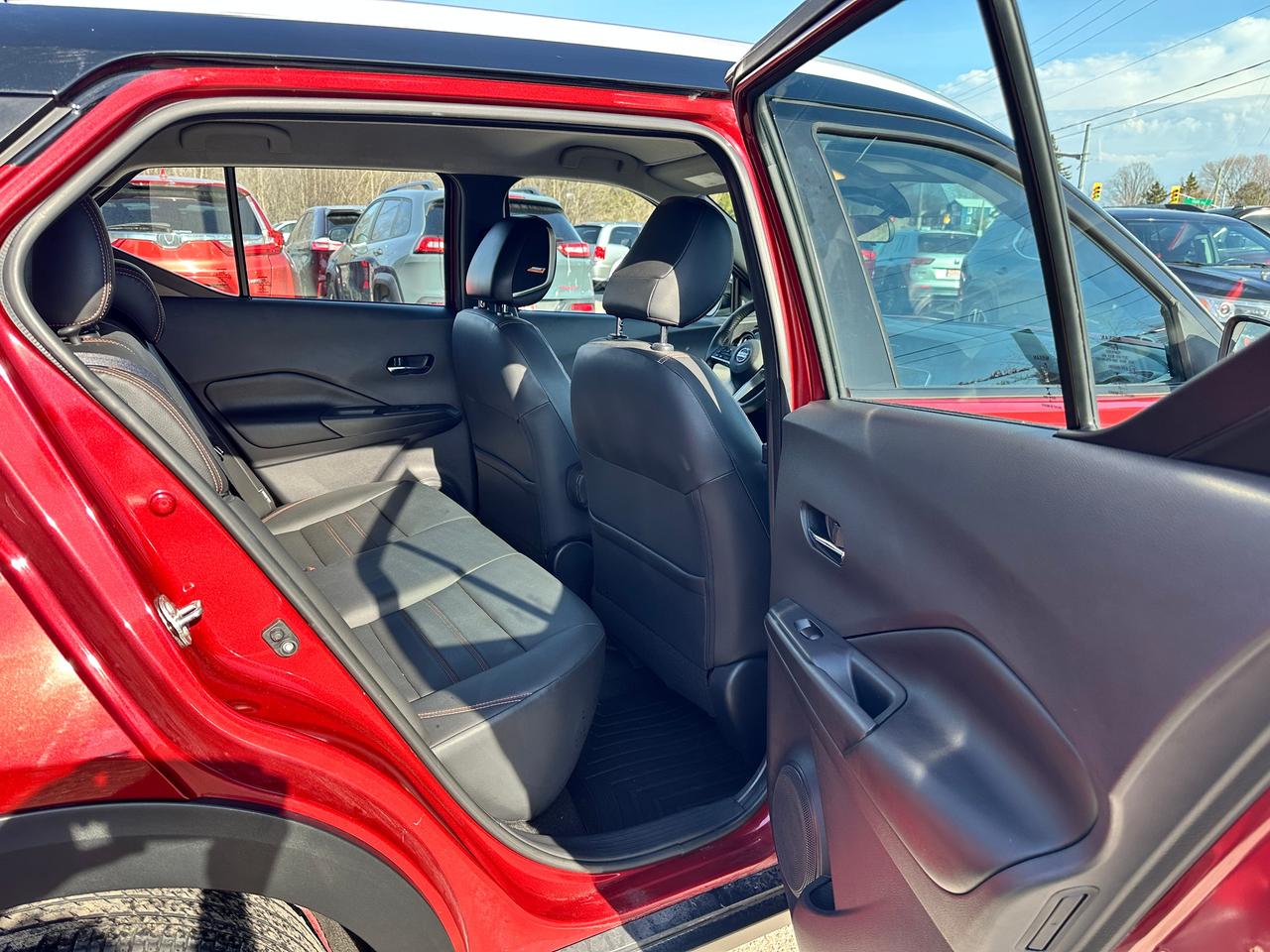 2020 Nissan Kicks SR FWD Heated-Leather XM CarPlay 360Camera AC BOSE Photo