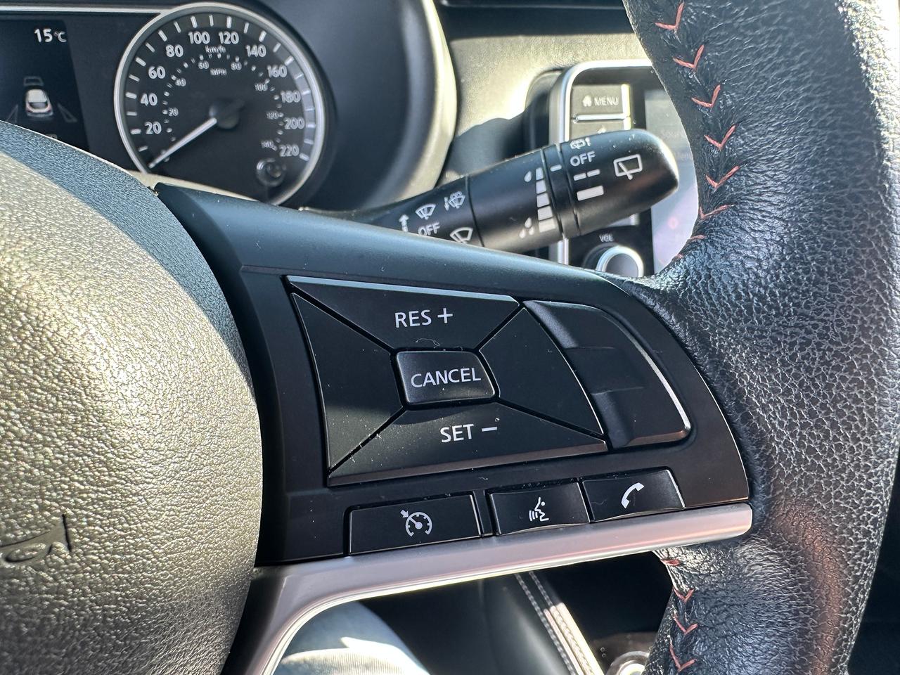 2020 Nissan Kicks SR FWD Heated-Leather XM CarPlay 360Camera AC BOSE Photo