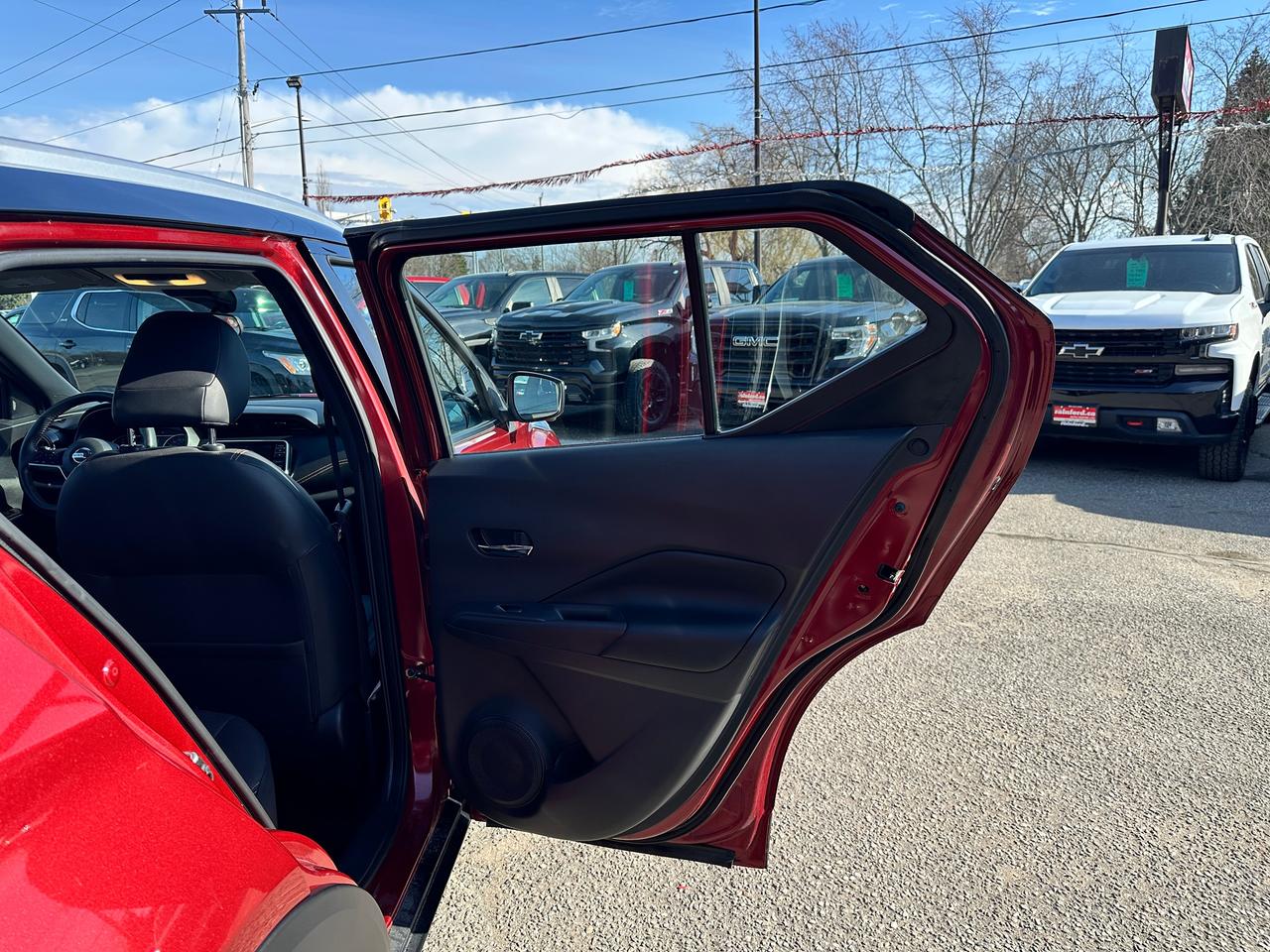 2020 Nissan Kicks SR FWD Heated-Leather XM CarPlay 360Camera AC BOSE Photo