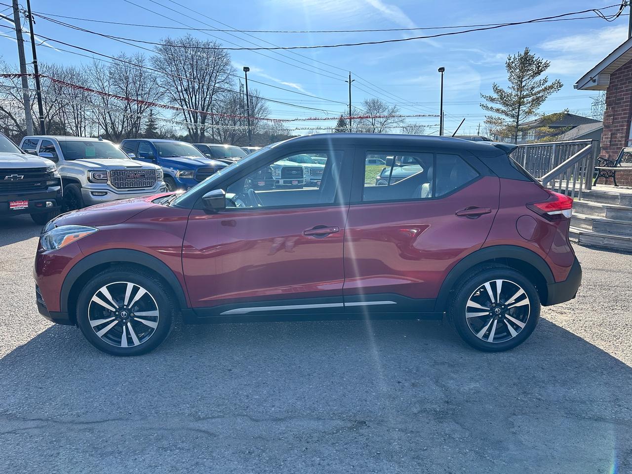 2020 Nissan Kicks SR FWD Heated-Leather XM CarPlay 360Camera AC BOSE Photo