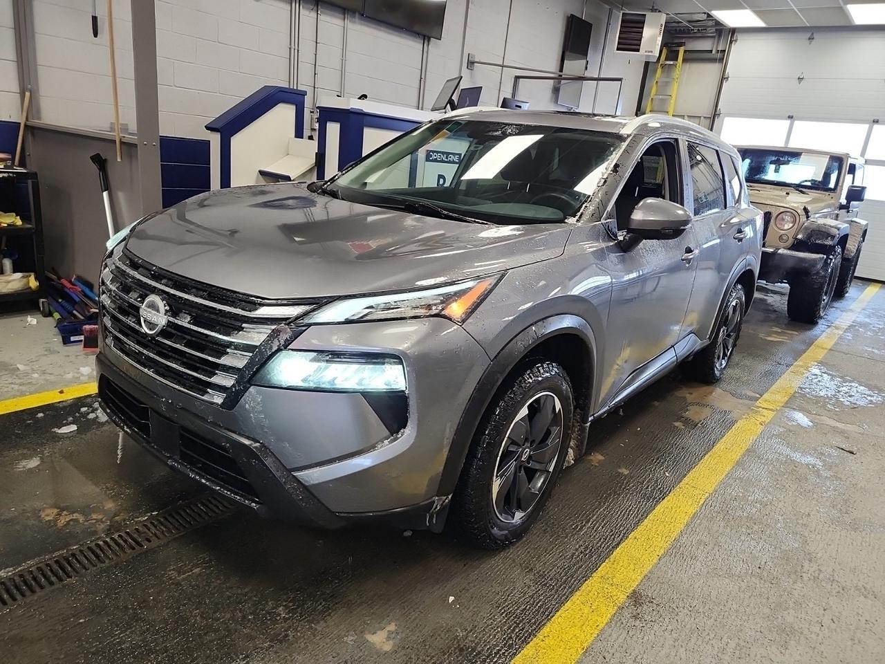 2024 Nissan Rogue SV MOONROOF