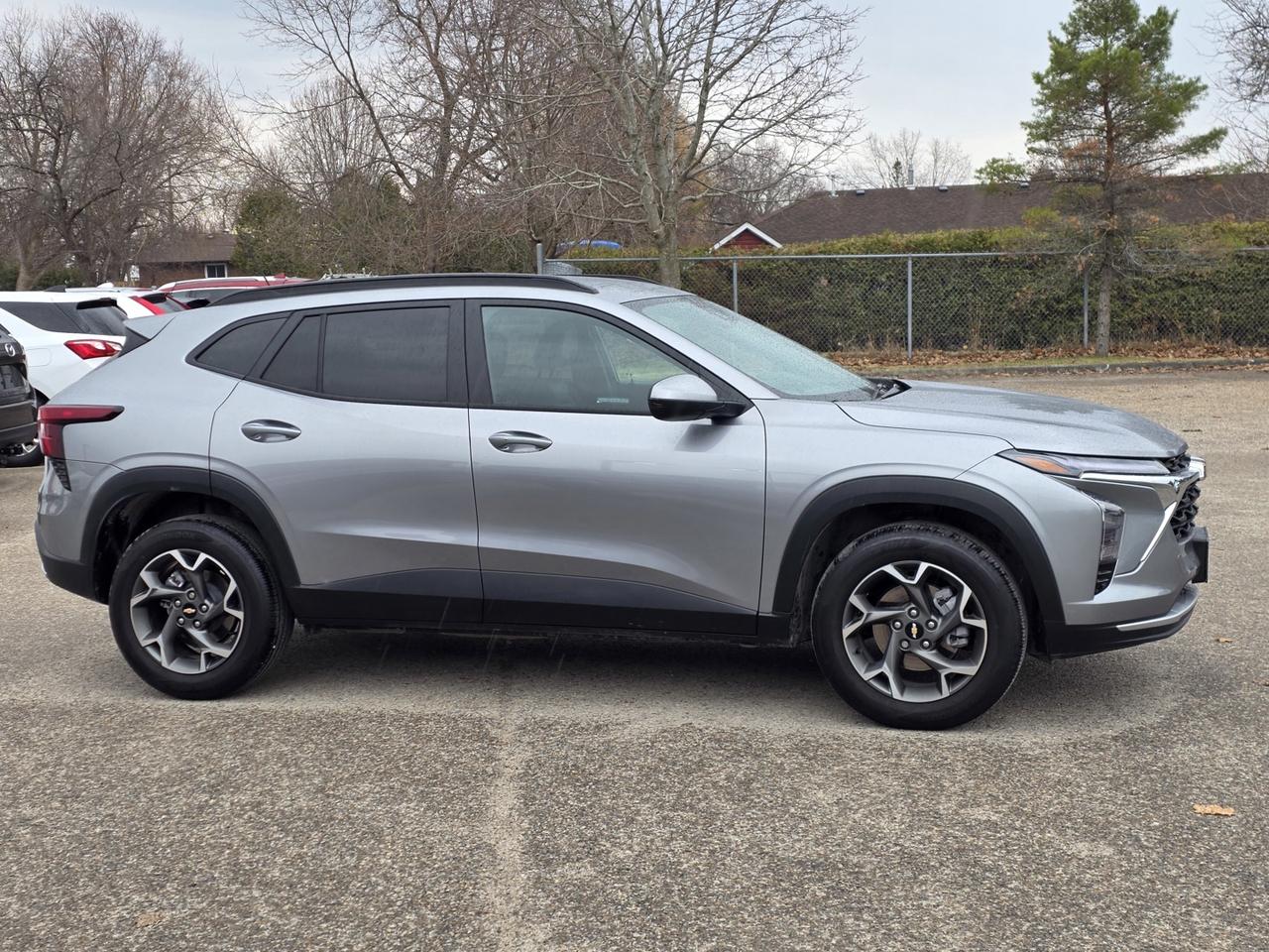 2025 Chevrolet Trax LT Photo3