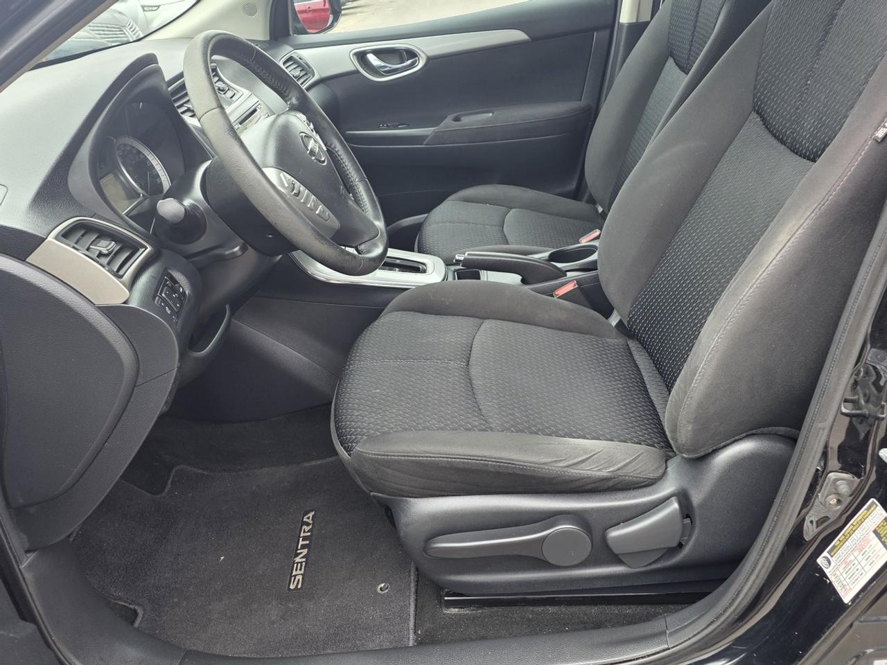 2014 Nissan Sentra S Photo