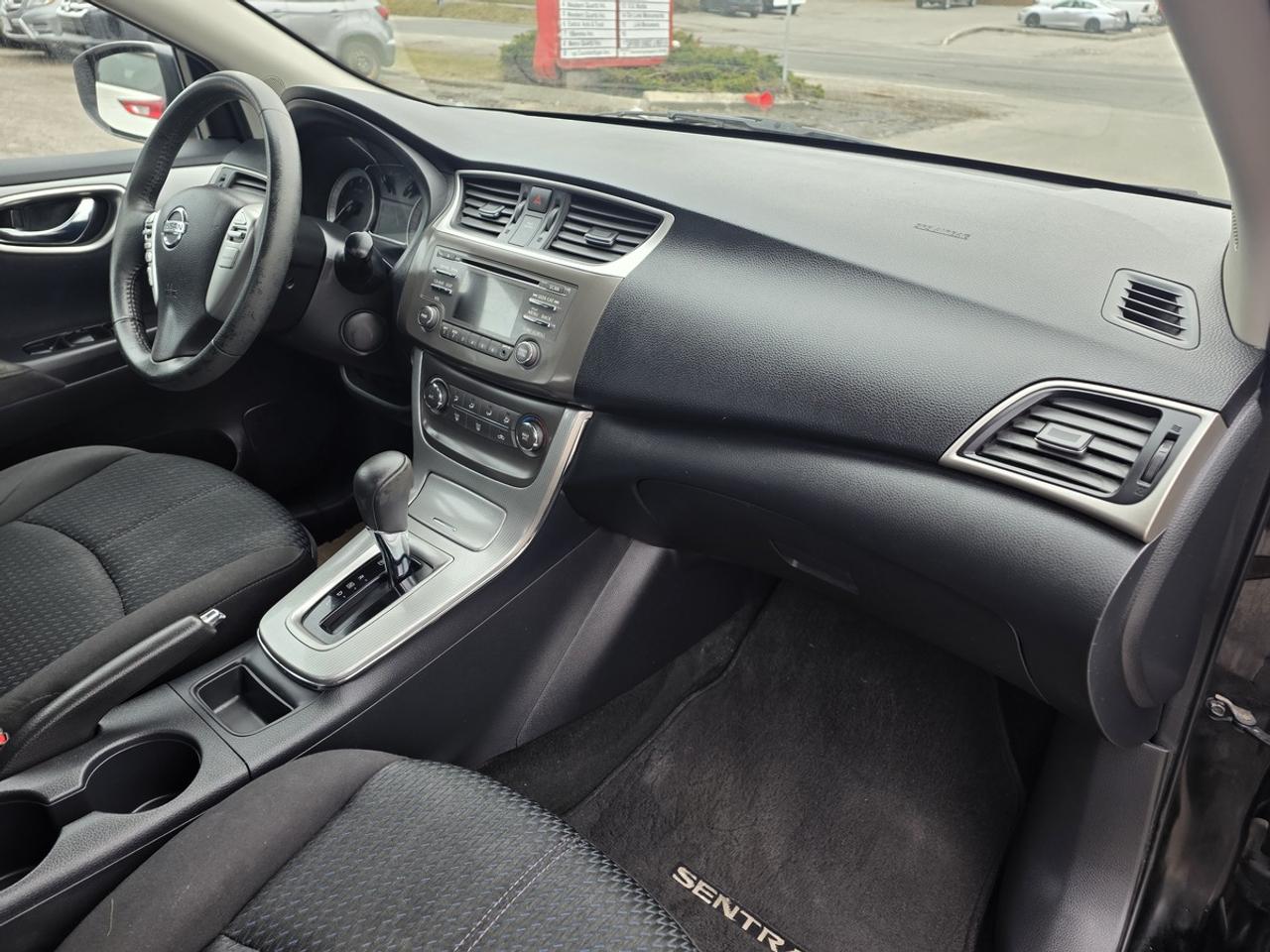 2014 Nissan Sentra S Photo