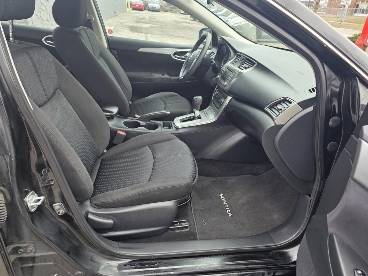 2014 Nissan Sentra S Photo