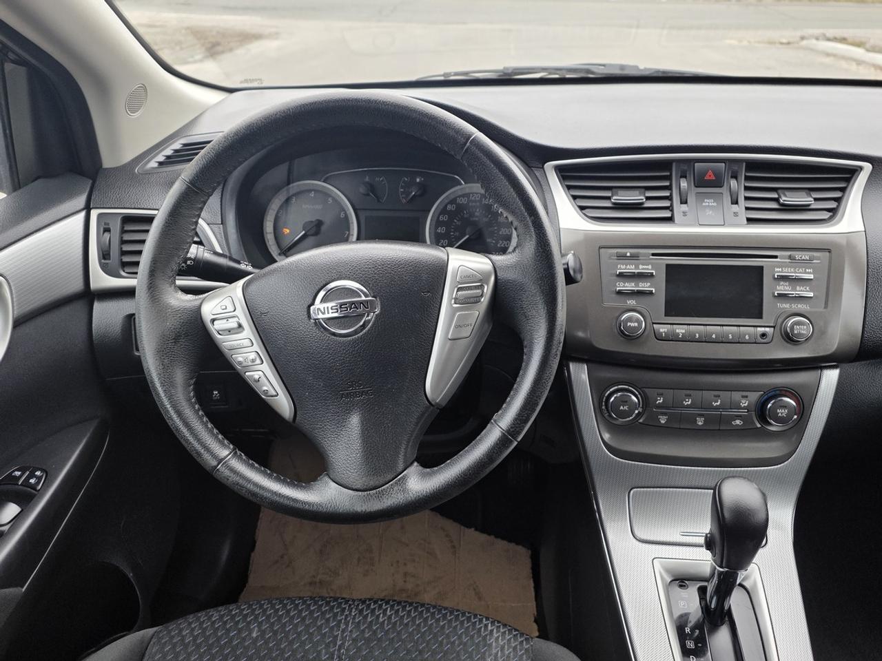 2014 Nissan Sentra S Photo