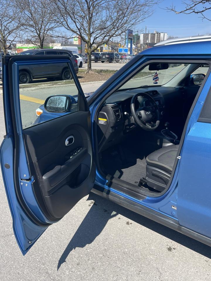 2015 Kia Soul EX   ONLY 154,000 KMS Photo