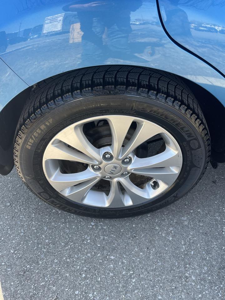 2015 Kia Soul EX   ONLY 154,000 KMS Photo