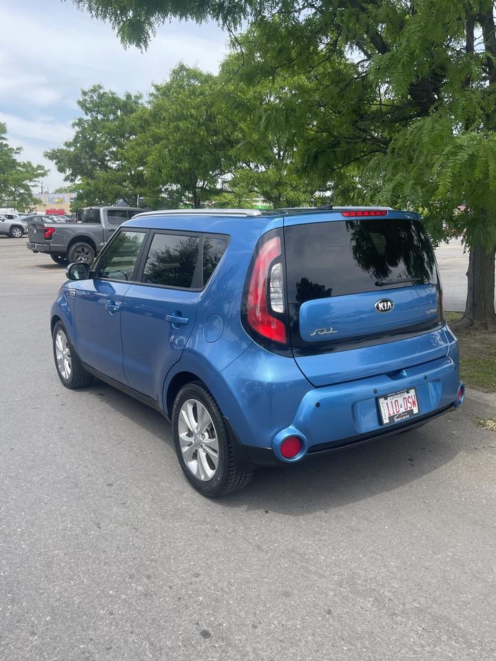 2015 Kia Soul EX   ONLY 154,000 KMS Photo