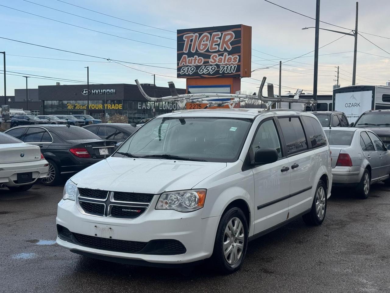 2017 Dodge Grand Caravan CVP, 7 PASSENGER, ROOF RACK, WORK VEHICLE, CERT Photo0