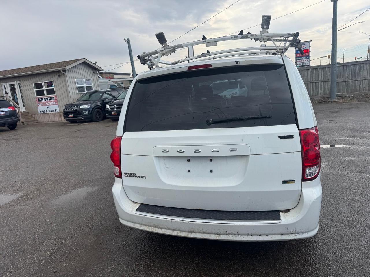 2017 Dodge Grand Caravan CVP, 7 PASSENGER, ROOF RACK, WORK VEHICLE, CERT Photo
