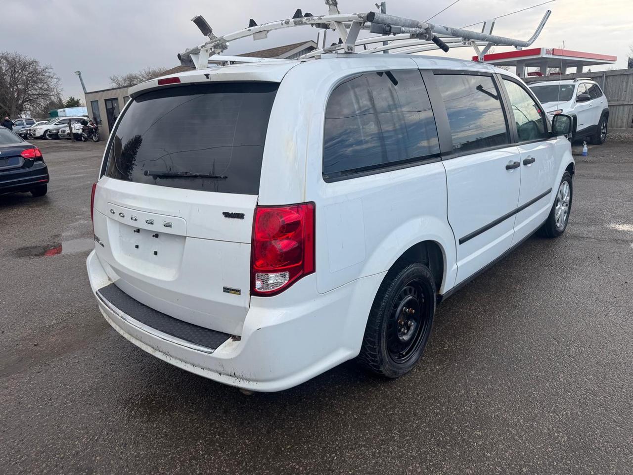 2017 Dodge Grand Caravan CVP, 7 PASSENGER, ROOF RACK, WORK VEHICLE, CERT Photo
