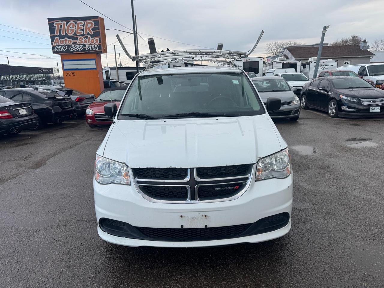 2017 Dodge Grand Caravan CVP, 7 PASSENGER, ROOF RACK, WORK VEHICLE, CERT Photo