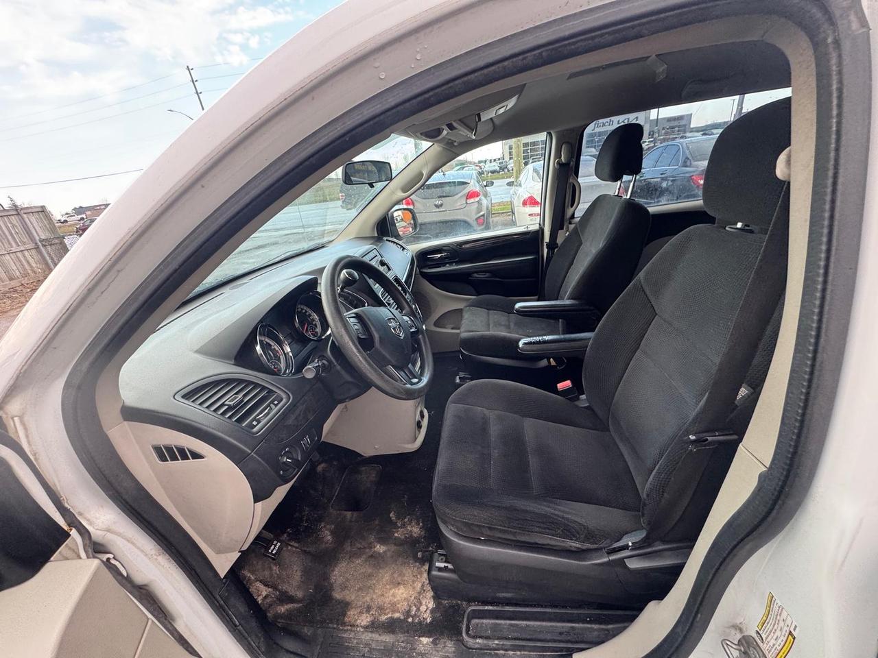 2017 Dodge Grand Caravan CVP, 7 PASSENGER, ROOF RACK, WORK VEHICLE, CERT Photo